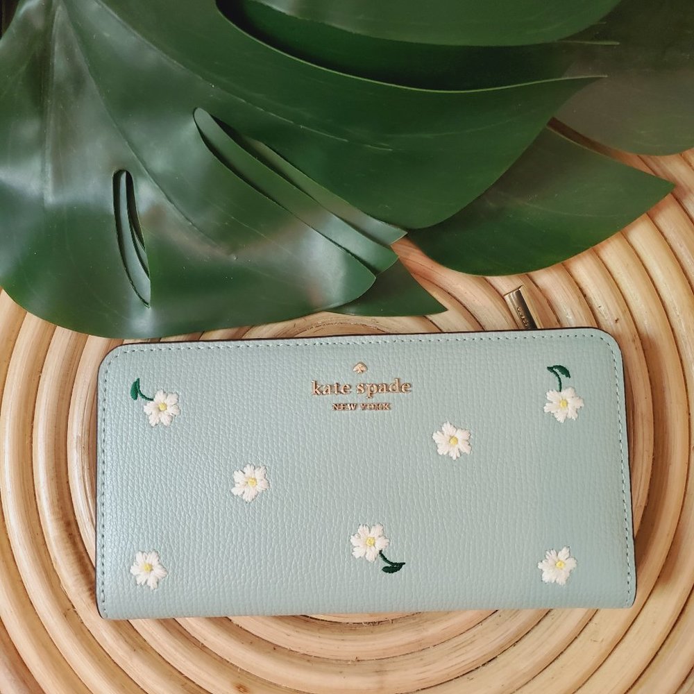 Kate spade embroidered Large slim bifold wallet Daisy Flowers Aphrodite Green - Picture 1 of 5